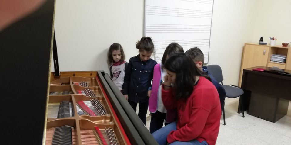 CONEIXEM ELS INSTRUMENTS: EL PIANO