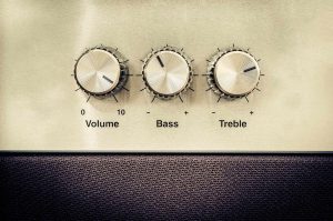 Amplificador detalle botones volumen bass treble