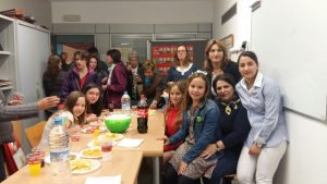 Grupo de alumnos, profesores y directivos