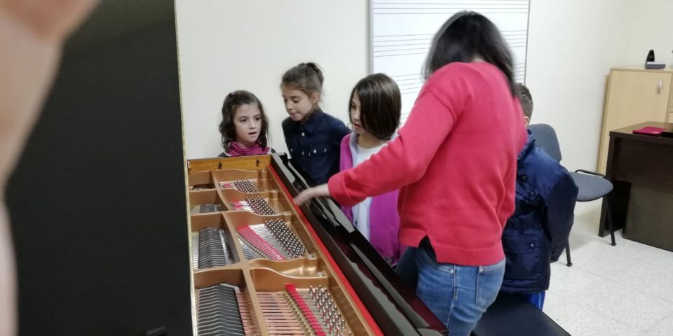 CONEIXEM ELS INSTRUMENTS: EL PIANO